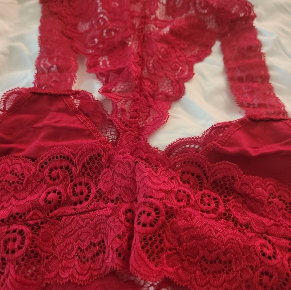 red lace bralette with front closure Medium - Picture 2 of 4